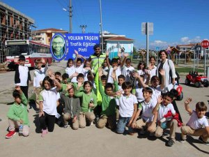 Yalova Belediyesi’nden Çocuklara Trafik Eğitimi