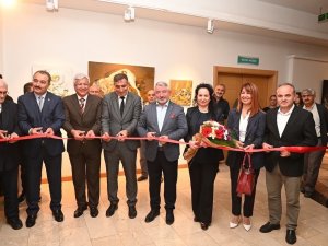 “Lirik Devinimler” Sergisi Beğeni Topladı