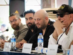 Altın Portakal’da Görücüye Çıkan “Bomboş” Filmine İzleyicilerin İlgisi Yoğun Oldu