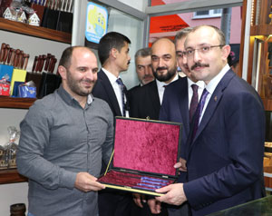 Ticaret Bakanı Mehmet Muş, Trabzon'da bazı ilçelerde ziyaretlerde bulundu