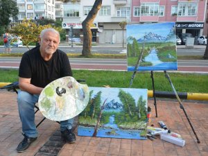 50 Yıldır Hayallerini Tuvale Resmediyor