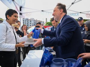 Karesi Belediyesi’nden Sokak Hayvanlarına 2 Ton Mama