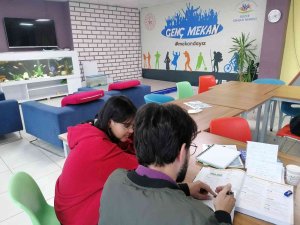 Sınava Hazırlanan Gençlere Eğitim Desteği