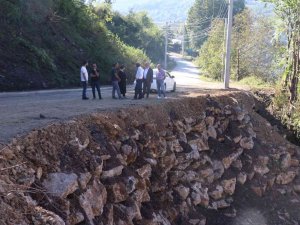 Köy Yollarında Düzenlemeler Devam Ediyor