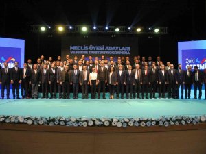 Özdemir’den Gövde Gösterisi