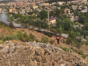 Otluk Alanda Çıkan Yangın Büyümeden Söndürüldü