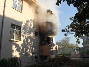 112 Acil Sağlık Hizmetleri İstasyonunun Alt Katındaki Lojmanda Yangın Çıktı