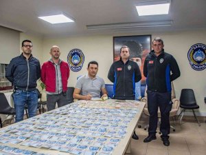 Yalova’da Dilencinin Üzerinden 12 Bin Lira Para Çıktı