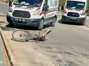 Motosikletle Çarpışan Bisiklet Sürücüsü Yaralandı