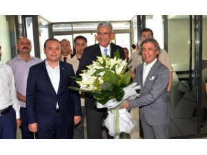 Bakan Bozkır, Beyoğlu Belediyesi’ni Ziyaret Etti
