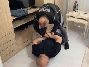 İ̇zmir Polisinden Tefeci Operasyonu: 12 Gözaltı