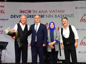 İ̇ncirliova’da ‘Ortadaki Oyun’ Büyük İlgi Gördü