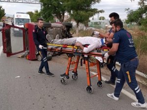 Devrilen Otomobilin Sürücüsü Yaralandı