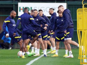 Fenerbahçe, Aek Larnaca Maçına Hazır