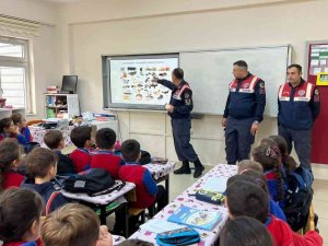 Jandarmadan Hayvan Sevgisini Aşılamak İçin Etkinlik