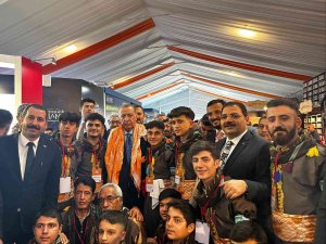 Cumhurbaşkanı Erdoğan Haliliye Standını Ziyaret Etti