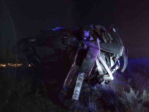 Sivas’ta Takla Atan Araçtan Fırlayan 3 Kişi Öldü