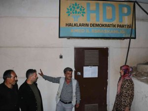 Diyarbakır Hdp İl Binasına Mühür Vuruldu, Aileler Binanın Yıkılmasını İstiyor