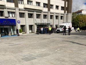 İ̇stanbul’da Görevli Polis Memuru Emniyet Yerleşkesinde İntihar Etti