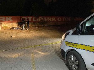 Otoparkta Öldürülmüş Halde Bulundu