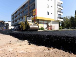 Güzeloba’da Yollar Yenileniyor
