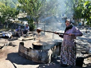 Doğal Şehirde Halka Açık Pekmez Ocağı