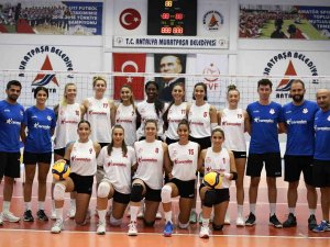 Muratpaşa Belediyespor İ̇zmir’de Dörtlü Turnuvaya Katılacak