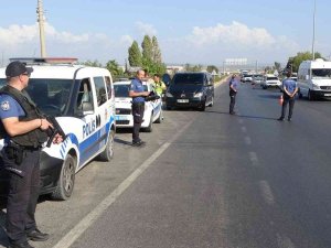 Turist Taşıyan Korsan Minibüs, Polis Uygulamasına Takıldı