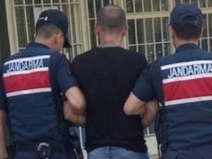Silahlı Yağma Suçundan Aranan Şahsı Jandarma Yakaladı