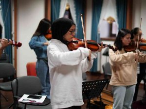 Darıca Belediyesi Geleceğin Sanatçılarını Yetiştiriyor