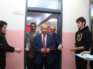 Kütahya Atatürk Anadolu Lisesinin Konferans Salonu Yenilendi