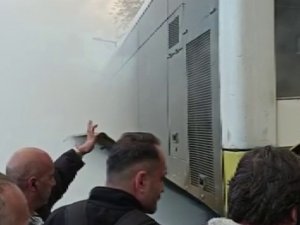 Beykoz’da İ̇ett Otobüsünde Çıkan Yangın Vatandaşlar Tarafından Söndürüldü