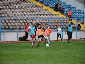 Çocukların Yeşil Sahadaki Rakibi Babaları Oldu