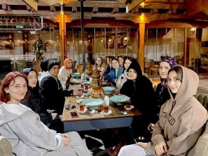 Kyk Yurtlarına Yerleşemeyen Öğrencileri Büyükşehir Misafir Etti