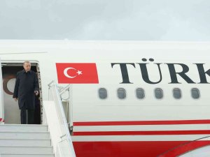 Cumhurbaşkanı Erdoğan’a Prag’da Sevgi Seli