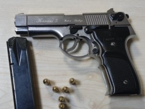 Şüpheli Şahsın Üzerinden Tabanca Ele Geçirildi