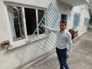 Tedaviye Giden Yaşlı Çiftin Evini Soydular