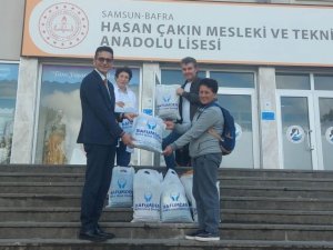 Dernekten Öğrencilere Destek