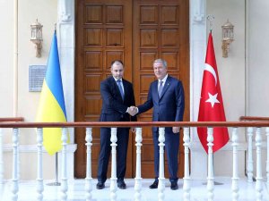 Milli Savunma Bakanı Akar, Ukrayna Altyapı Bakanı Kubrakov İle Görüştü