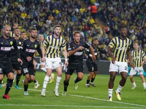Uefa Avrupa Ligi: Fenerbahçe: 1 - Aek Larnaca: 0 (İ̇lk Yarı)