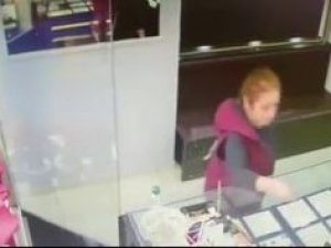 Ataşehir’de İş Arkadaşının Kolyesini Çalan Kadın Yakalandı