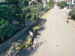 Kartepe’de Bordür Taşları Boyanıyor