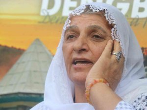 Sesiyle Erkek Dengbejleri Gölgede Bıraktı