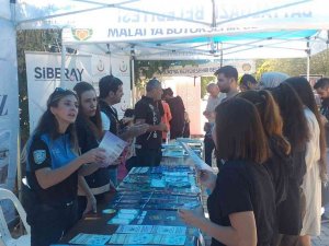 Polisten Üniversite Öğrencilerine Bilgilendirme