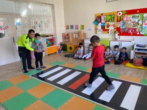 Öğrencilere Güvenli Yaya Eğiti Verildi