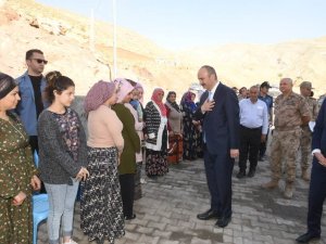 Batman Valisi Canalp, İki Günde 30 Köy Gezdi