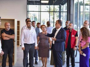 Seçer, Yapımı Süren Okuma Salonunu İnceledi