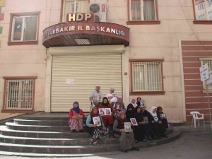 Evlat Nöbetindeki Anne Oğluna Çağrıda Bulundu