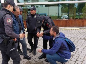 Çevik Kuvvet Polisi Yaralı Bıldırcın İçin Seferber Oldu