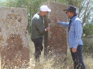 Ahlat’ta Türk Büyüklerinin Mezarları Araştırılıyor